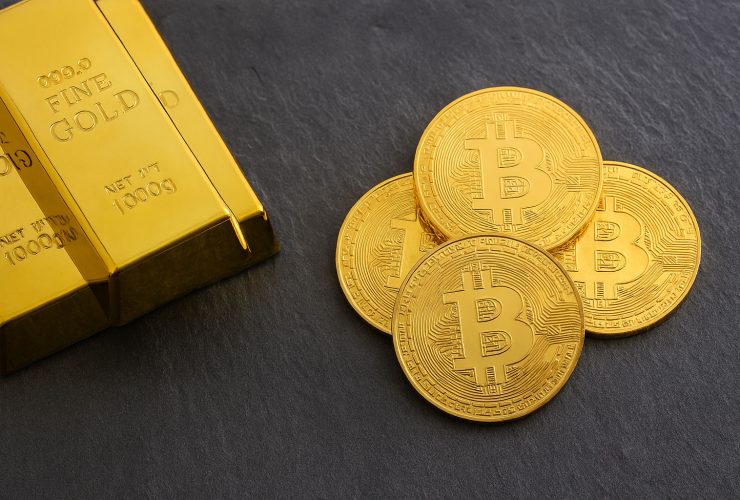 کدام بازار برای شروع مناسبتر است؟ طلا یا ارز دیجیتال؟ (مقایسه ریسک و سود)